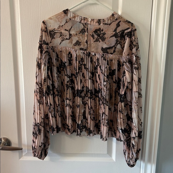 Flowy blouse - Picture 3 of 4